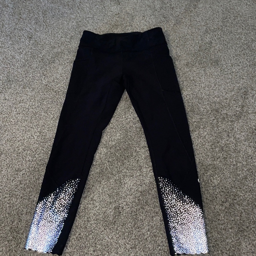 Black cropped Lululemon leggings